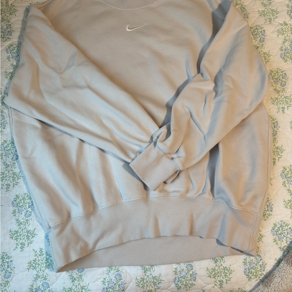 Nike Women's Soft beige Crew Neck Sweater